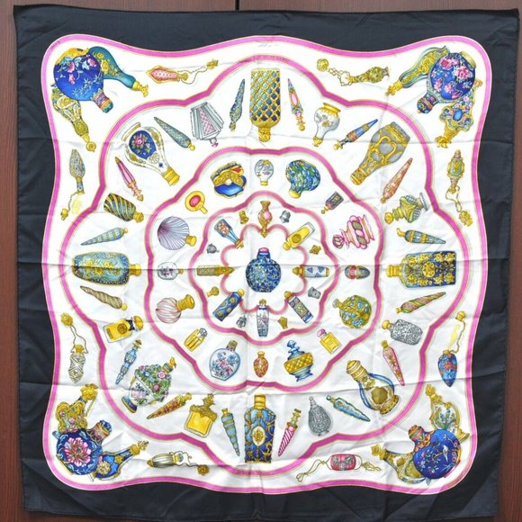 Hermes Accessories - Authentic HERMES Carre 90 Scarf "Qu' importe le flacon" Silk Black